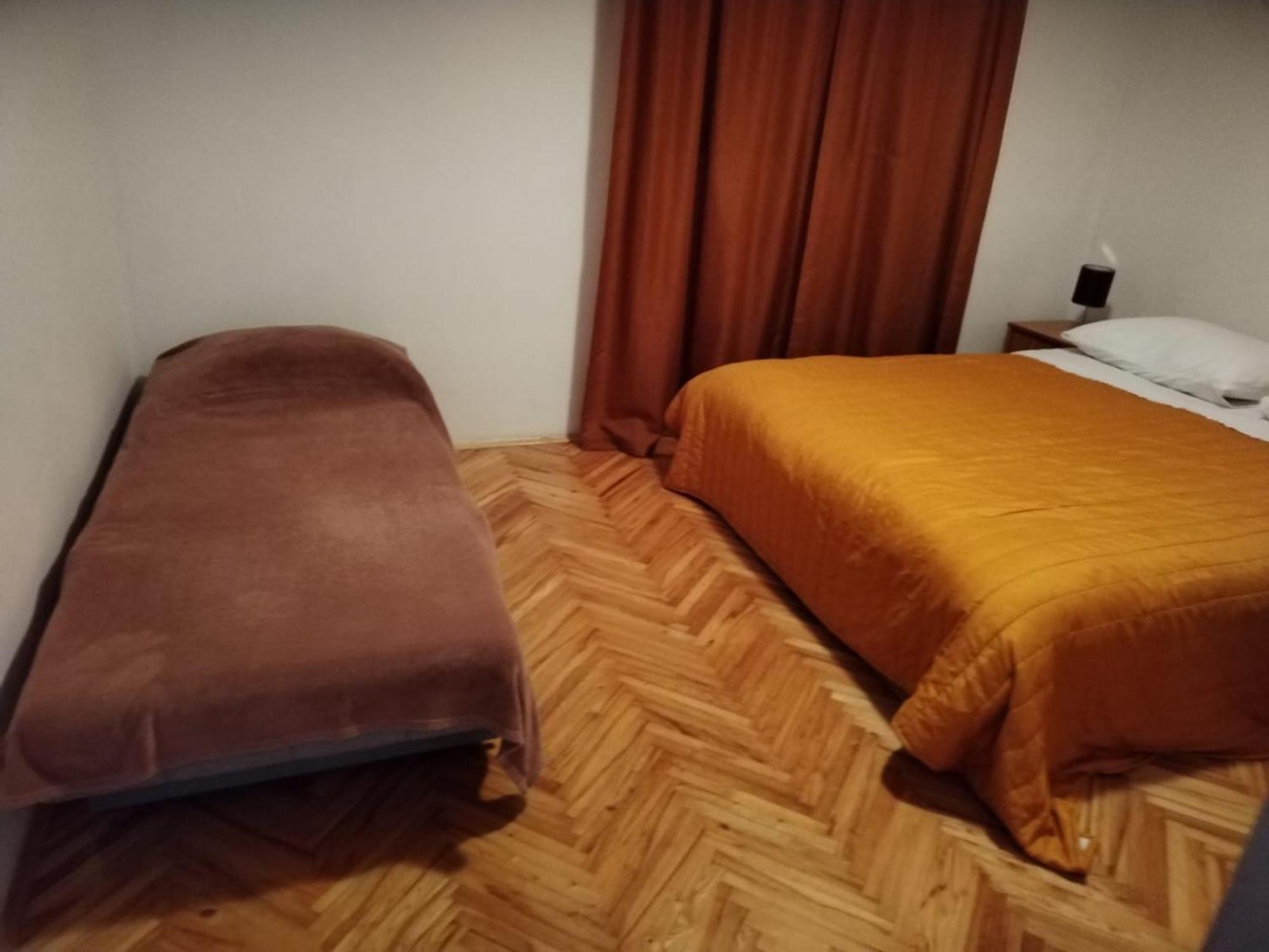 Apartments Njaco Razanac Luaran gambar