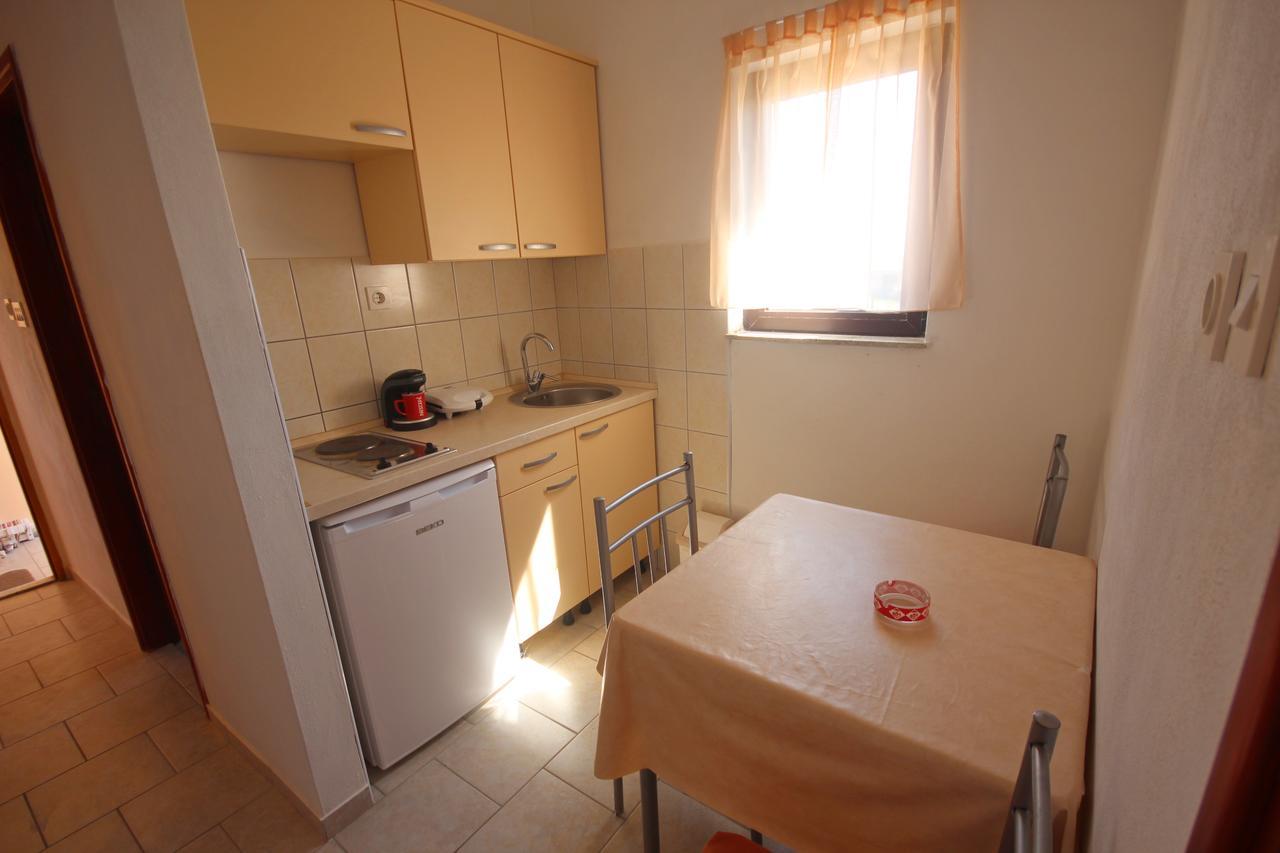 Apartments Njaco Razanac Luaran gambar