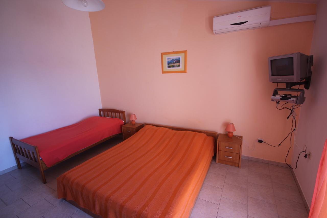 Apartments Njaco Razanac Luaran gambar