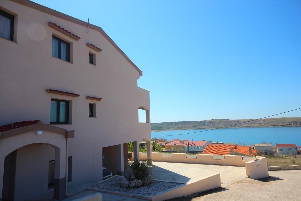 Apartments Njaco Razanac Luaran gambar