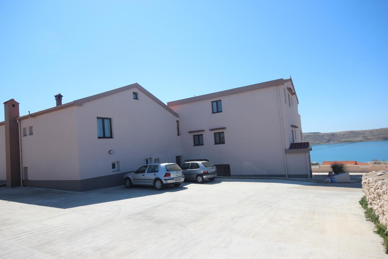 Apartments Njaco Razanac Luaran gambar